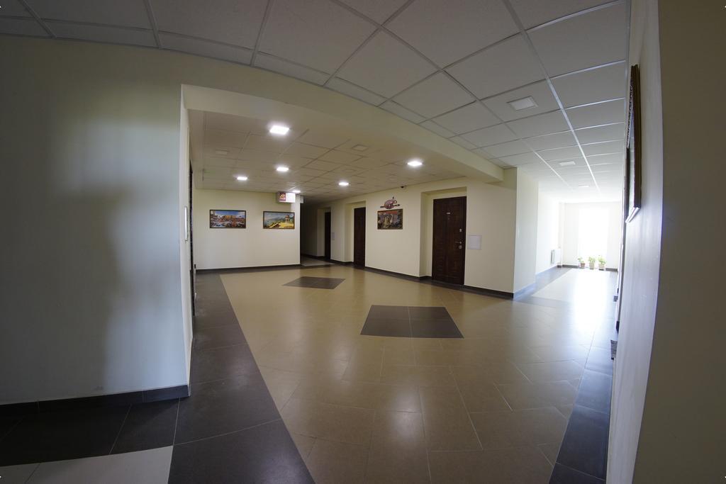 54A Tselinogradskaia Str At Alekseevka Underground Kharkiv Exterior photo
