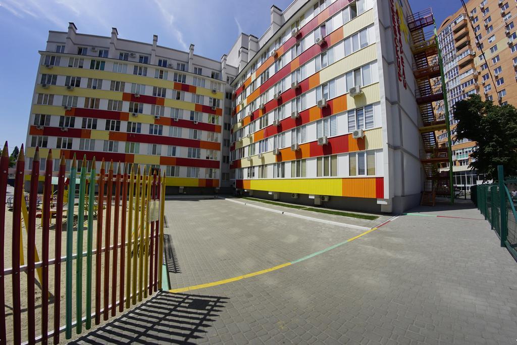54A Tselinogradskaia Str At Alekseevka Underground Kharkiv Exterior photo